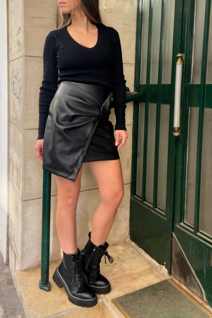 Feni μίνι δερμάτινη φούστα σε μαύρη απόχρωση