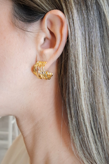 Viola σκουλαρίκια σε χρυσή απόχρωση