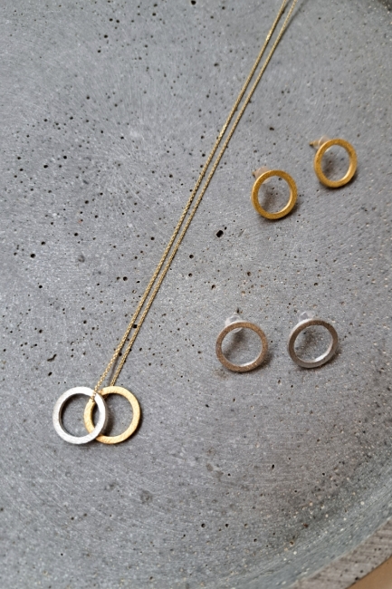 Double circle necklace