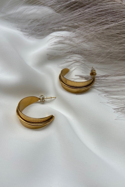 Vivia golden shade earrings
