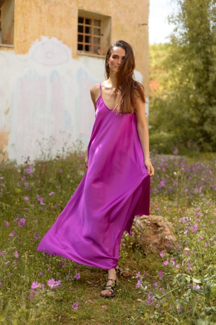 Liana oversized μάξι σατέν φόρεμα σε μωβ