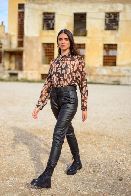 Alina leather look παντελόνι σε μαύρο