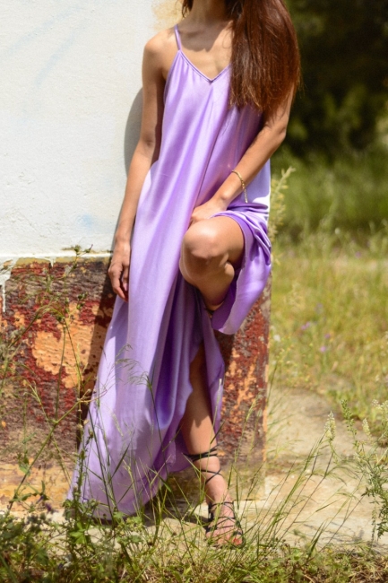 Liana oversized μάξι σατέν φόρεμα σε λιλά απόχρωση