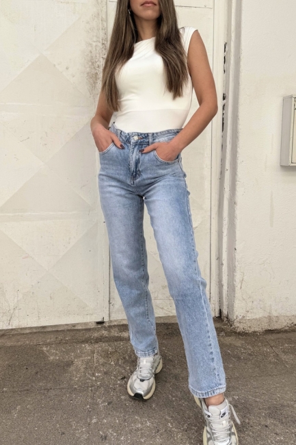 Mom fit jeans