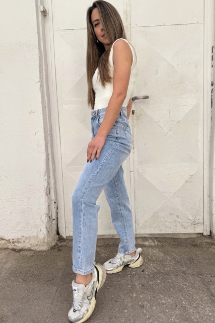 Mom fit jeans